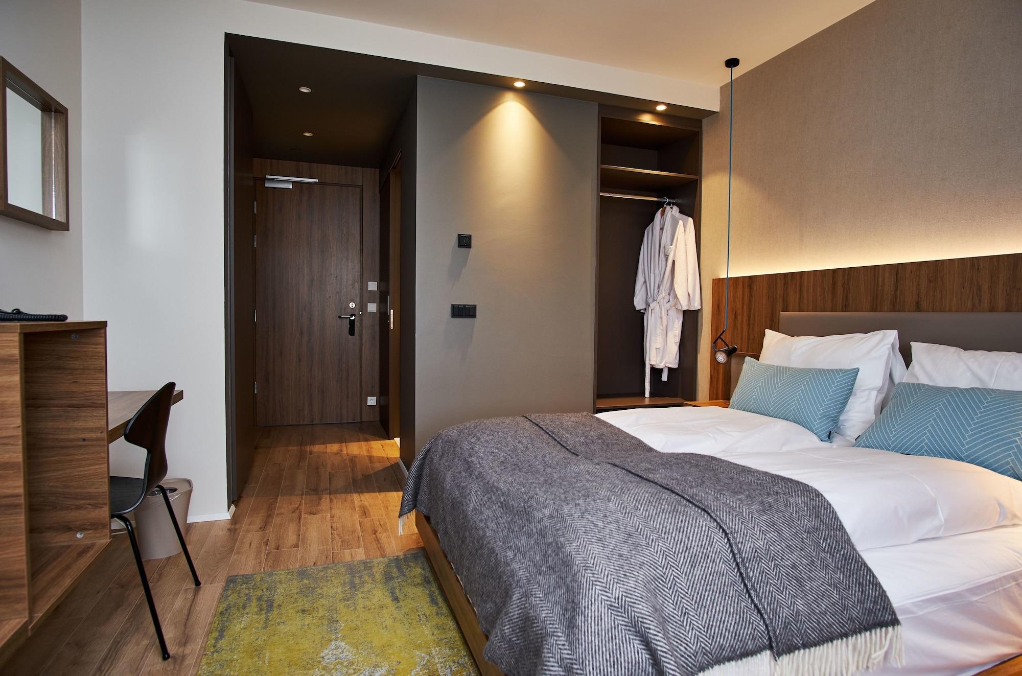 Hotel Berg By Keflavik Airport Exterior photo